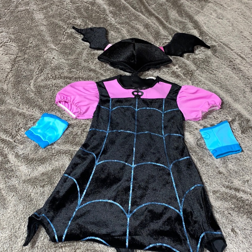 Toddler Vampirina costume